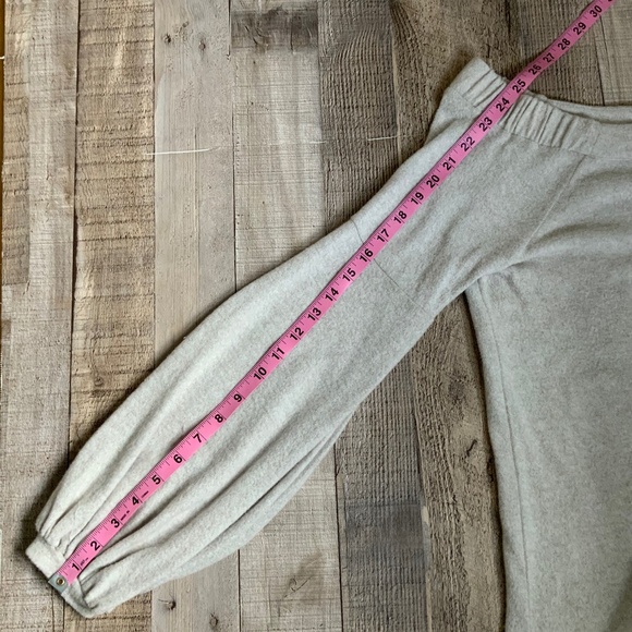 Anthropologie Saturday Sunday Off Shoulder BeigeSoft Cloud Fleece Tunic Top SZ S - Picture 15 of 15